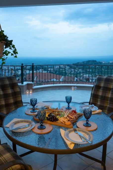 Amazing View With Huge Balcony Apartment Veria  Exterior foto